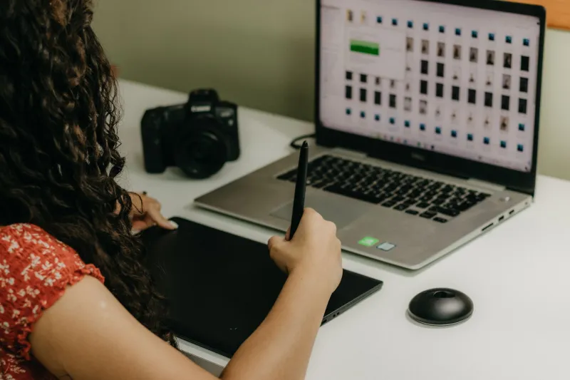 Your Diploma Doesn't Go Viral: How Real Beats Résumé in the Creator Economy